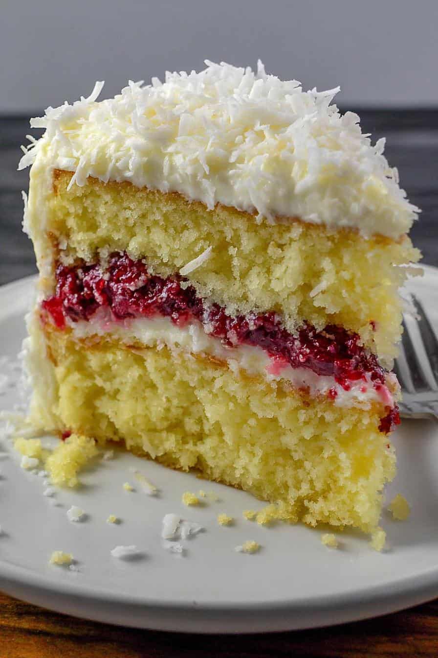 Coconut Cake with Raspberry Filling - detail 3