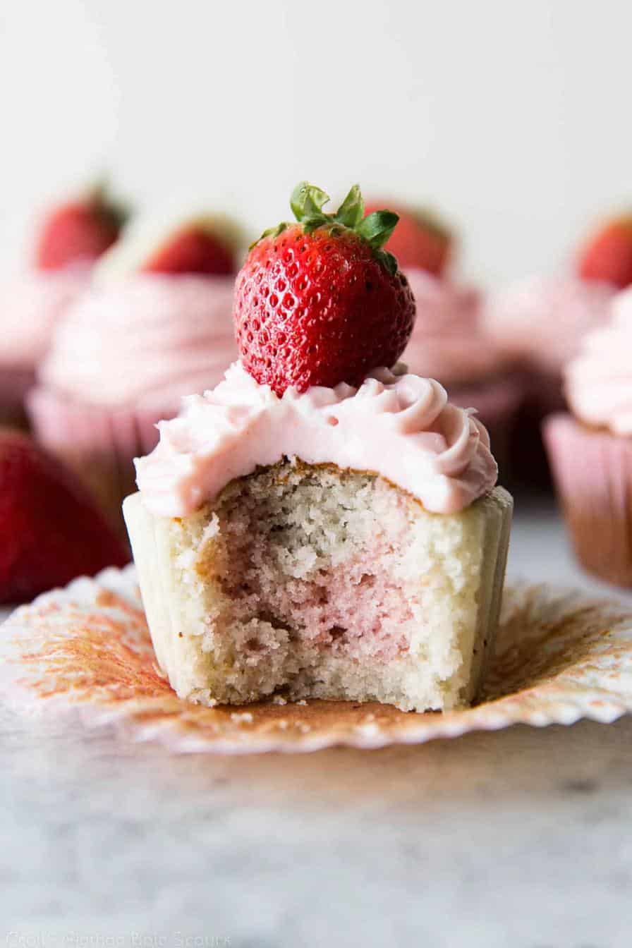 White Chocolate Strawberry Cupcakes - detail 3