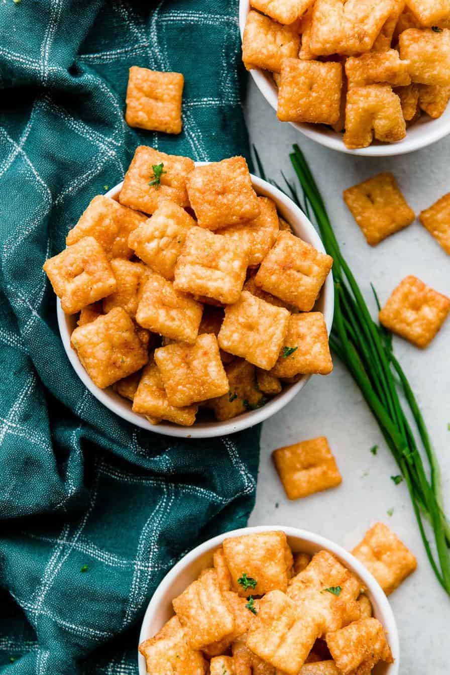 cheese crackers - detail 3