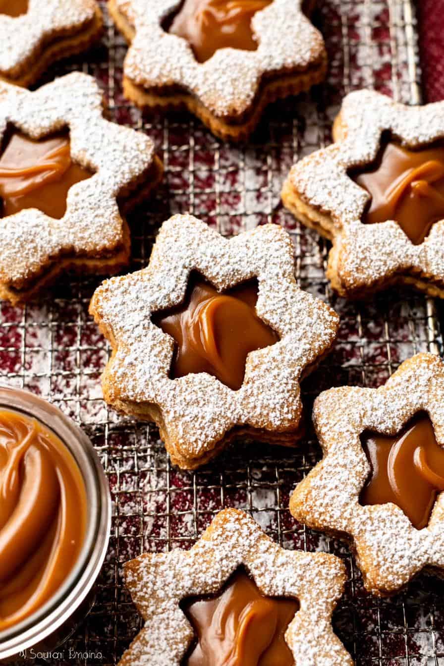 Caramel Hazelnut Linzer Cookies - detail 1
